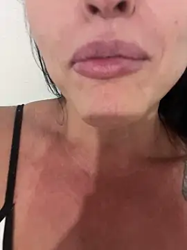 Deusasafada online show from December 5, 8:01 am