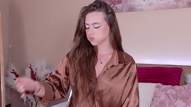 Sienna Voss online show from April 4, 9:56 pm