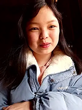 Snapshot of XoiXoi232 chatting on January 17, 2:05 am XoiXoi232 online show from January 17, 2:05 am