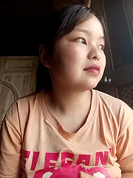 Snapshot of XoiXoi232 chatting on February 15, 3:47 am XoiXoi232 online show from February 15, 3:47 am