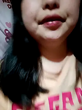 Snapshot of XoiXoi232 chatting on March 3, 11:05 am XoiXoi232 online show from March 3, 11:05 am