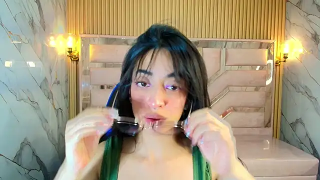 zoe r  online show from October 25, 3:25 am