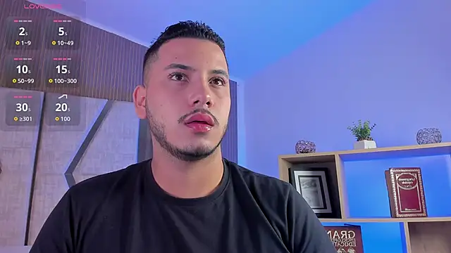 Snapshot of Axel_grey_ chatting on April 24, 12:40 pm Axel grey online show from April 24, 12:40 pm