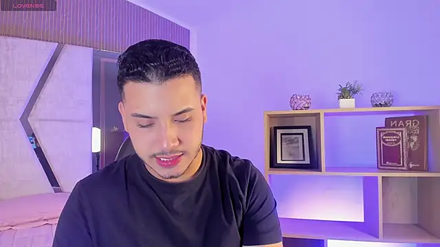 Snapshot of Axel_grey_ chatting on June 20, 12:30 pm Axel grey online show from June 20, 12:30 pm