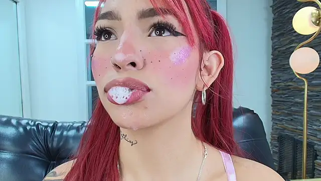 Snapshot of miss___abigail chatting on December 20, 2:07 am miss abigail online show from December 20, 2:07 am