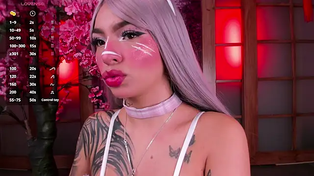 Snapshot of miss___abigail chatting on April 10, 2:28 am miss abigail online show from April 10, 2:28 am