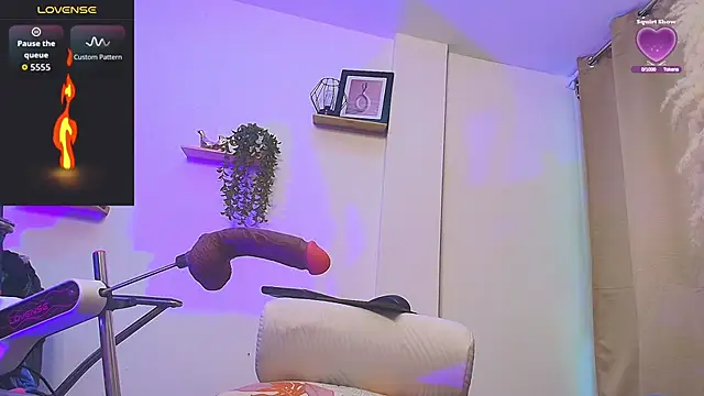 Snapshot of LindaaEvanss chatting on September 21, 6:20 pm LindaaEvanss online show from September 21, 6:20 pm