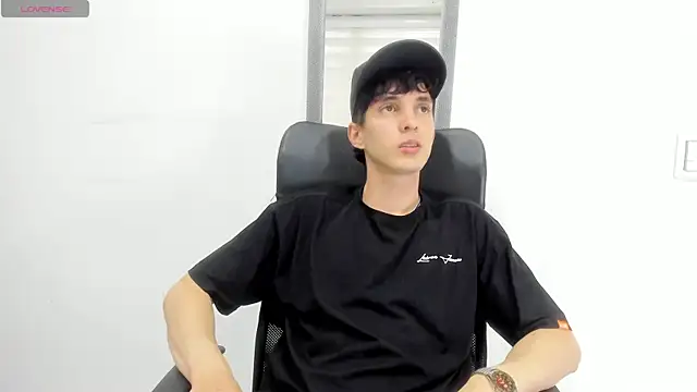 Jheampiiero online show from April 1, 9:12 pm