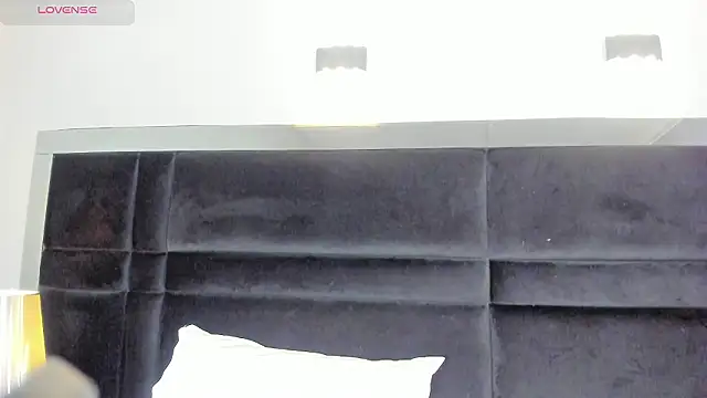 CarolineLee  online show from February 5, 10:36 pm