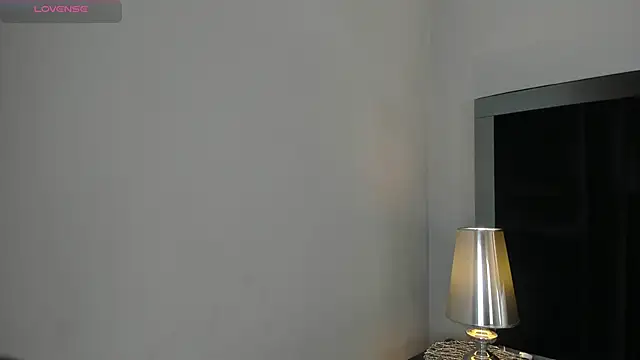 CarolineLee  online show from February 21, 10:33 pm