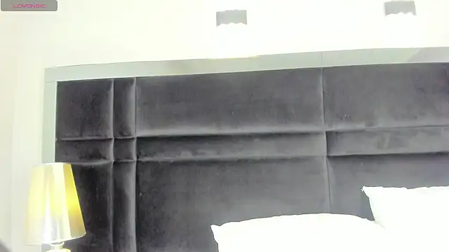 CarolineLee  online show from April 15, 10:32 pm