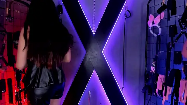Snapshot of VictoryaLiah_BDSM chatting on April 22, 10:50 am VictoryaLiah BDSM online show from April 22, 10:50 am