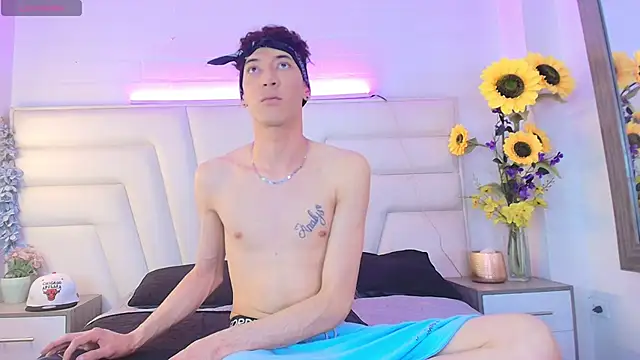 Ashton Myers online show from November 13, 8:30 pm