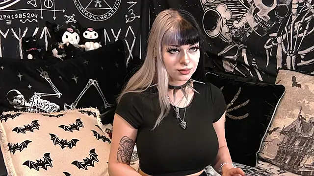 Paige Turner online show from March 25, 9:10 pm