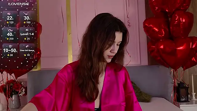 Snapshot of MilaLavson chatting on February 19, 5:03 am MilaLavson online show from February 19, 5:03 am