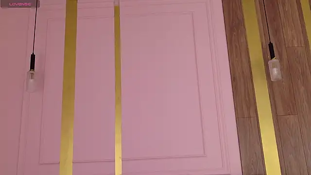 Snapshot of MilaLavson chatting on March 10, 5:12 am MilaLavson online show from March 10, 5:12 am