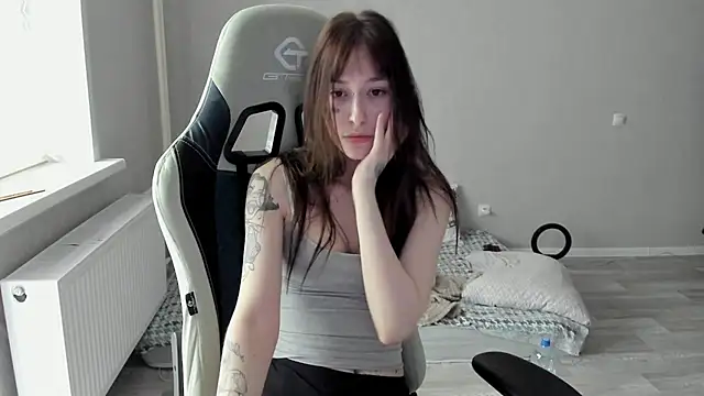 minadzukii online show from September 12, 5:18 am