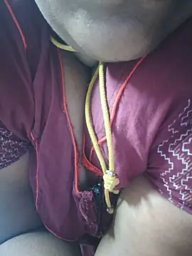 Snapshot of TAMIL_ELAKKIYA chatting on June 10, 11:57 pm TAMIL ELAKKIYA online show from June 10, 11:57 pm