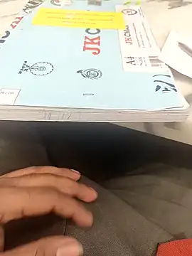 hotboy43339 online show from December 18, 4:07 am