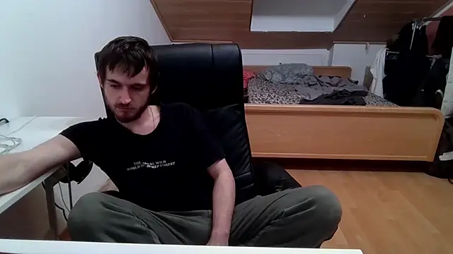 Snapshot of Bez3ybik chatting on December 16, 6:24 pm Bez3ybik online show from December 16, 6:24 pm