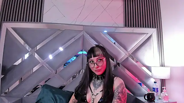 Ravenna666  online show from January 11, 7:19 pm