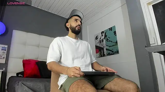 Yiyo10  online show from February 8, 4:16 am