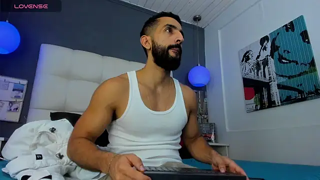 Yiyo10  online show from February 12, 4:18 am