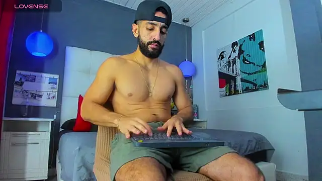 Yiyo10  online show from February 15, 4:42 am