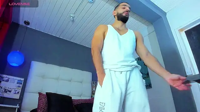 Yiyo10  online show from March 20, 8:57 pm