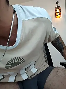 Snapshot of damian_bull chatting on September 16, 7:48 pm damian bull online show from September 16, 7:48 pm