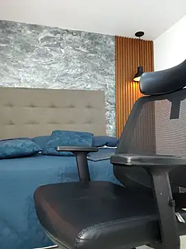 Snapshot of damian_bull chatting on September 28, 8:25 pm damian bull online show from September 28, 8:25 pm