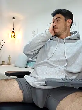 Snapshot of damian_bull chatting on October 9, 7:56 pm damian bull online show from October 9, 7:56 pm