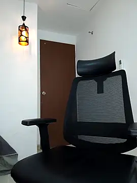 Snapshot of damian_bull chatting on October 14, 7:36 pm damian bull online show from October 14, 7:36 pm