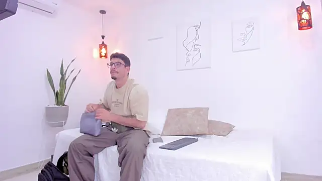 Snapshot of damian_bull chatting on November 6, 7:37 pm damian bull online show from November 6, 7:37 pm