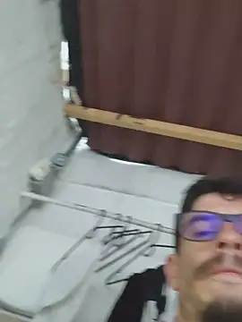 Snapshot of damian_bull chatting on November 8, 9:13 pm damian bull online show from November 8, 9:13 pm