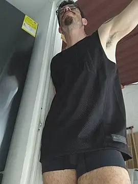 Snapshot of damian_bull chatting on November 11, 7:25 pm damian bull online show from November 11, 7:25 pm