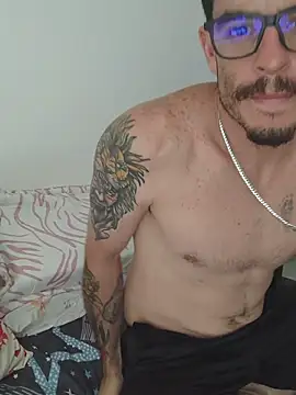 Snapshot of damian_bull chatting on November 14, 5:22 pm damian bull online show from November 14, 5:22 pm