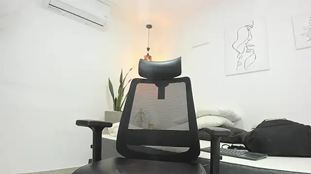 Snapshot of damian_bull chatting on November 28, 8:22 pm damian bull online show from November 28, 8:22 pm