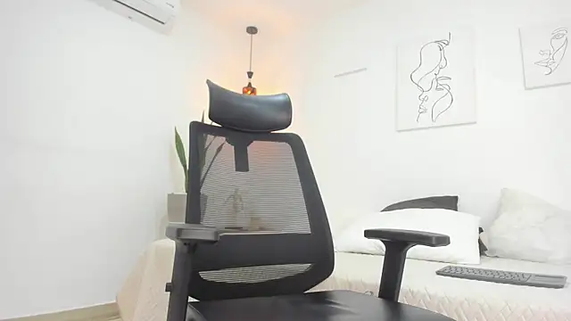 Snapshot of damian_bull chatting on December 2, 7:31 pm damian bull online show from December 2, 7:31 pm