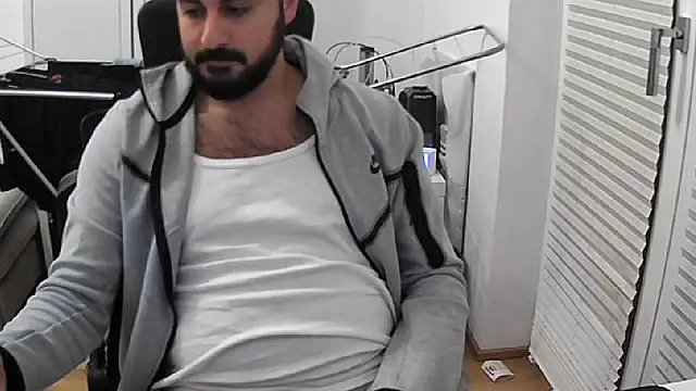 Snapshot of Velvetvoyager69 chatting on October 24, 5:20 pm Velvetvoyager69 online show from October 24, 5:20 pm