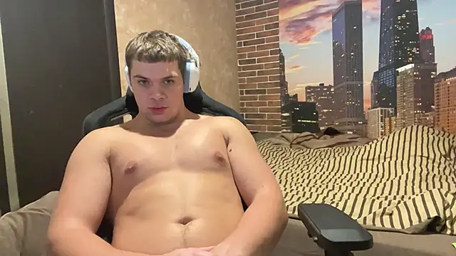 MusclePhantom online show from November 15, 10:04 pm