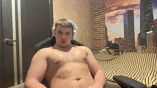 MusclePhantom online show from December 22, 9:45 pm