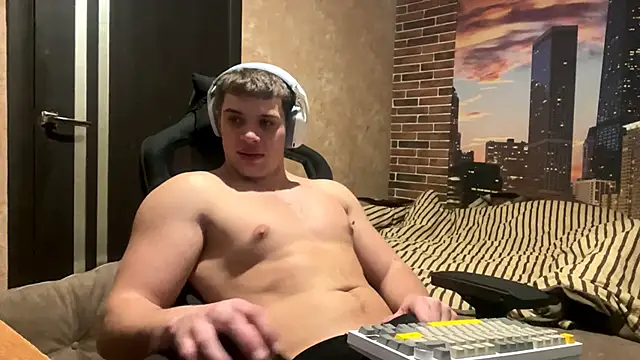 MusclePhantom online show from February 8, 9:07 pm