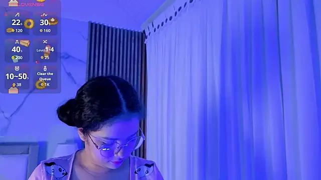 Snapshot of LunaRosse_ chatting on September 22, 11:45 am LunaRosse online show from September 22, 11:45 am