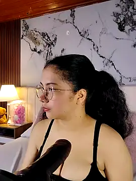 LunaRosse  online show from April 15, 11:50 am