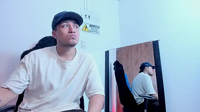 juanmechanic  online show from September 23, 7:28 pm