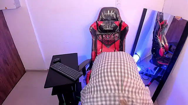 juanmechanic  online show from November 6, 6:03 am