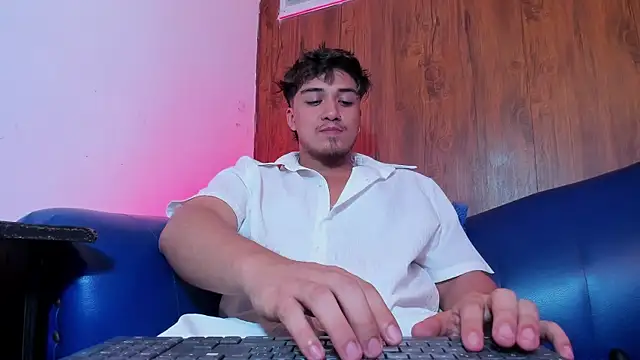 juanmechanic  online show from June 1, 9:38 pm