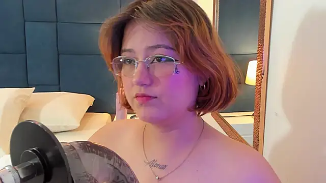 isa grey  online show from November 28, 3:42 am