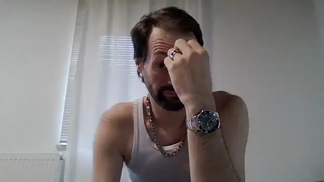 XLBarehengst online show from October 4, 7:28 am